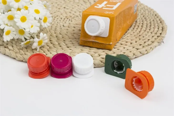 Plastmasas skrūvējams spirāles vāciņš Nr. 23 — droši aizdari sulas un piena kastēm